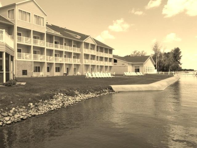 Lakeside Resort & Conference Center Хоутон-Лейк Экстерьер фото